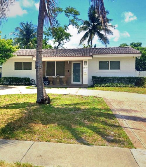 1540 Ne 173rd St, North Miami Beach, FL, 33162-1433 | Card Image