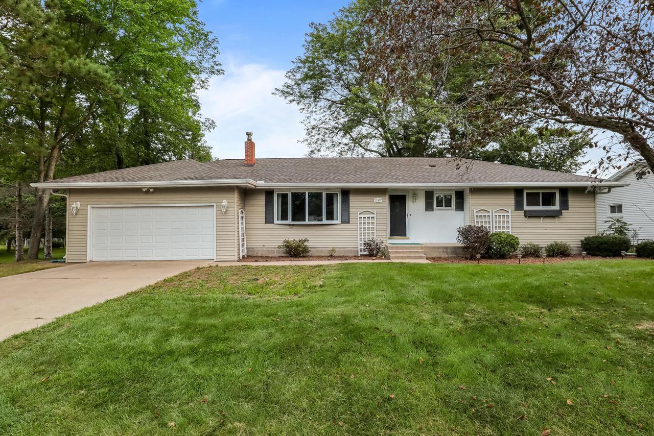Ver Bunker Ave, Port Edwards, WI 54469