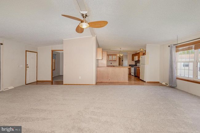 649 Lilac Dr, House other with 3 bedrooms, 2 bathrooms and null parking in NEW PROVIDENCE PA | Image 5