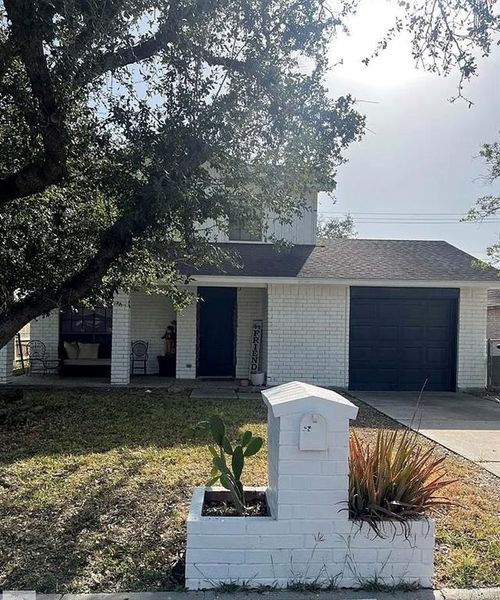 1917 River Oaks Dr, Harlingen, TX, 78552-3327 | Card Image