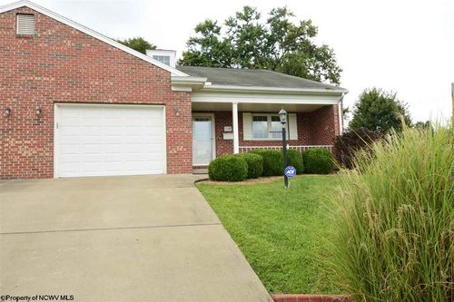 118 Center Ct, Bridgeport, WV, 26330-1584 | Card Image