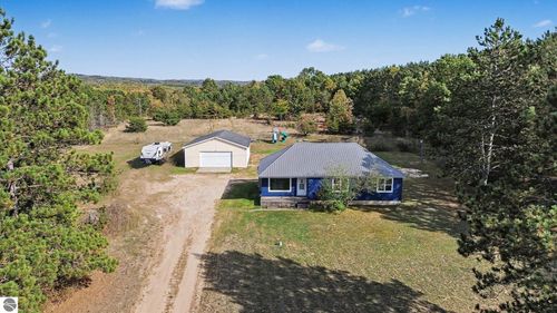 1510 Old M 37 Hwy, Mesick, MI, 49668-9379 | Card Image