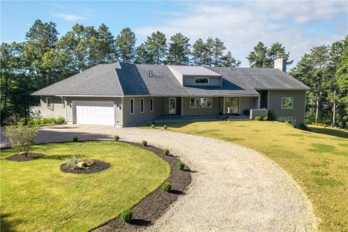 21 Fairview Ave, Hope Valley, RI, 02832-2112 | Card Image