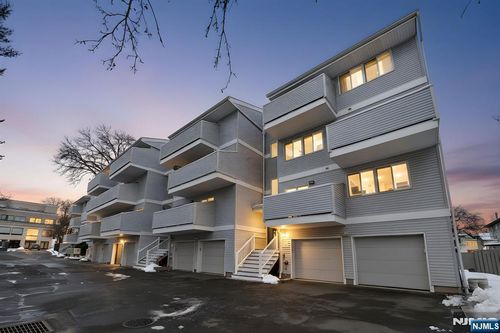 142 Main Ave, Passaic, NJ, 07055-5423 | Card Image