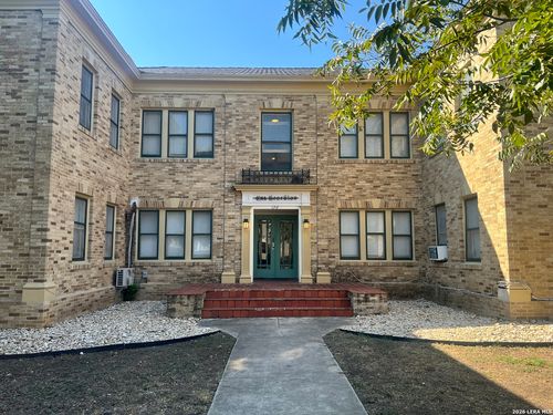 8-128 W Magnolia Ave, San Antonio, TX, 78212 | Card Image