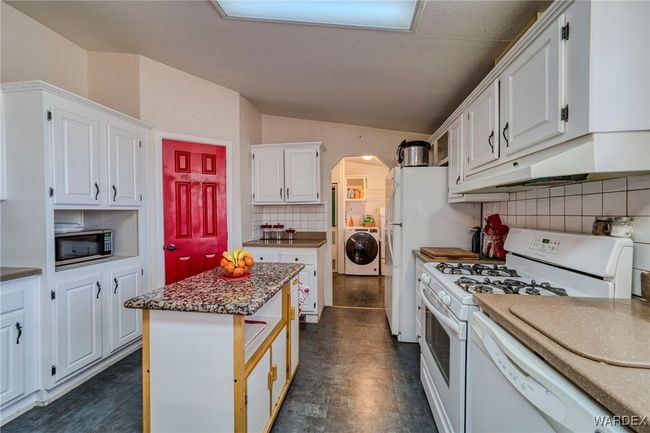 Kitchen | Image 13
