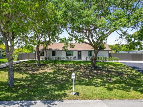 18462 Sw 88th Pl, Cutler Bay, FL, 33157-7161 | Card Image