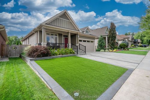 27 Hickory Ave, Saint Davids, ON, L0S1J1 | Card Image