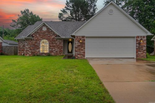 300 Jennifer Ln, Searcy, AR, 72143-4946 | Card Image