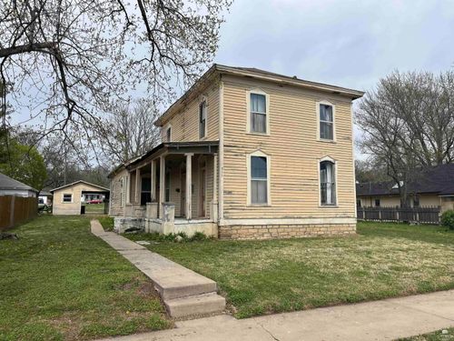 511 W Mission St, Saint Marys, KS, 66536-1537 | Card Image