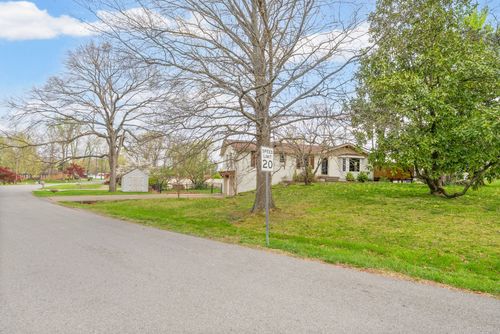 130 Alfred Dr, Clarksville, TN, 37043-4426 | Card Image