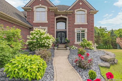 1803 Applebrook Dr, Commerce Township, MI, 48382-1488 | Card Image