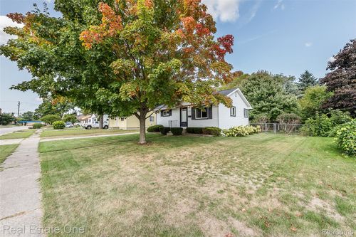 171 Kissane Ave, Brighton, MI, 48116-1860 | Card Image