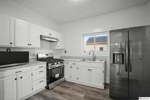 2411 Madison St, Bellevue, NE, 68005-5141 | Card Image