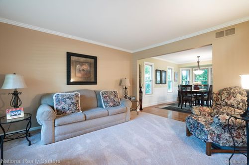 3509 Discus Ct, Lake Orion, MI, 48360-2497 | Card Image
