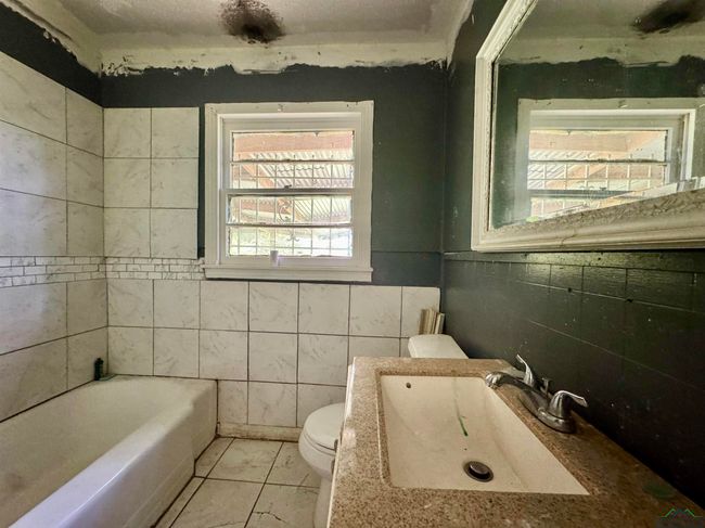 313 Millie St, House other with 3 bedrooms, 1 bathrooms and null parking in Longview TX | Image 7