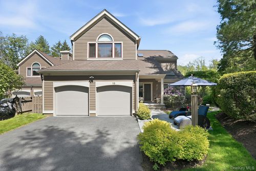 19 Clubhouse Lane, Greenburgh, NY, 10583 | Card Image