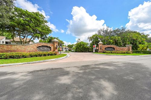 apt-301-9713 N New River Canal Rd, Plantation, FL, 33324-3423 | Card Image