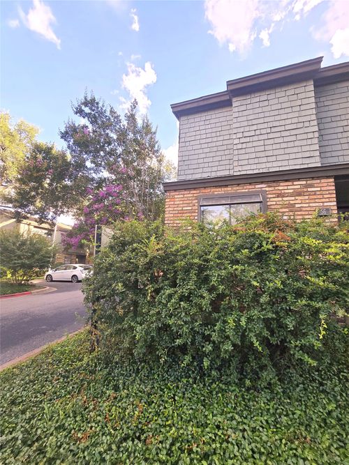 56-7122 Wood Hollow Dr, Austin, TX, 78731-2546 | Card Image