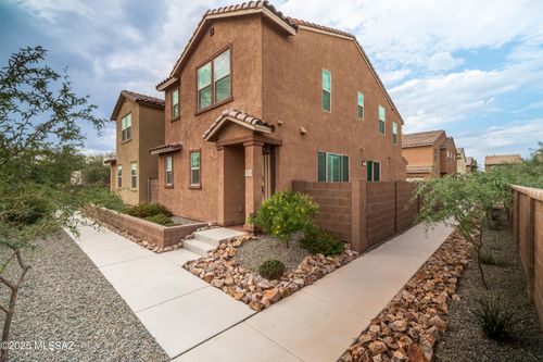 1126 E Cairn Street, Tucson, AZ, 85719 | Card Image