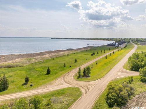 710 Lakeshore Drive, Meota, SK, S0M1X0 | Card Image