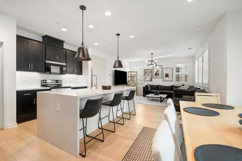 17552 Morning View Dr, Lathrop, CA, 95330-7078 | Card Image