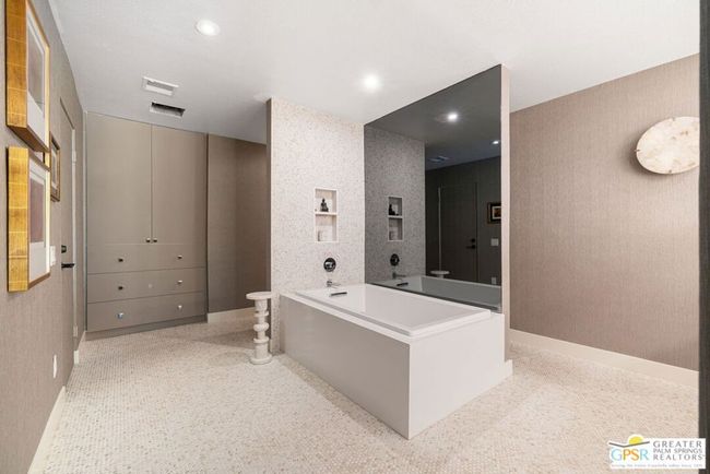 3708 E Bogert Trl, Condo with 2 bedrooms, 3 bathrooms and 2 parking in Palm Springs CA | Image 52