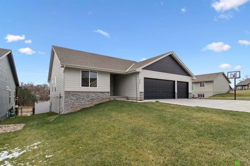 370 Eastwood Dr, Louisville, NE, 68037-6047 | Card Image