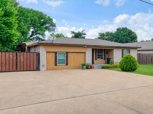 13013 Mitchell Dr, Balch Springs, TX, 75180-2303 | Card Image