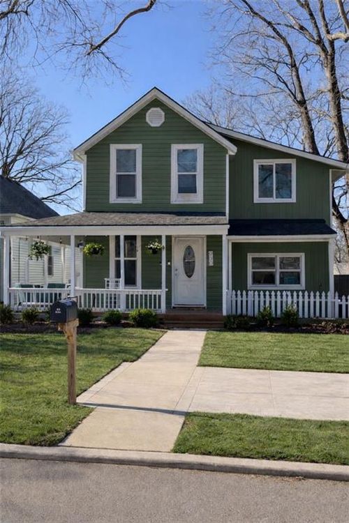 930 W 7th St, Leavenworth, KS, 66048-3244 | Card Image