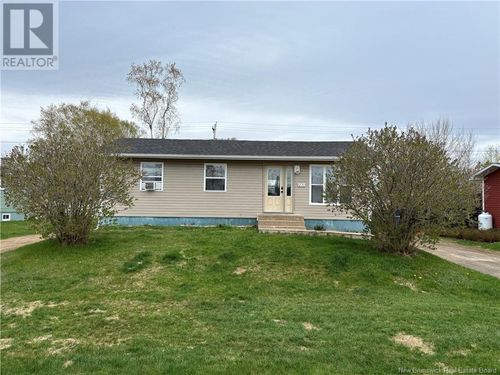 1220 Vantassell St, Bathurst, NB, E2A4C8 | Card Image