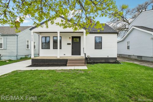 27520 Bohnhoff St, Roseville, MI, 48066-3080 | Card Image