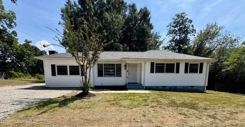 1216 W Main Street, Senatobia, MS, 38668 | Card Image