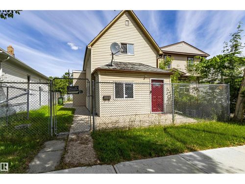 9328 106a Ave Nw, Edmonton, AB, T5H0S7 | Card Image