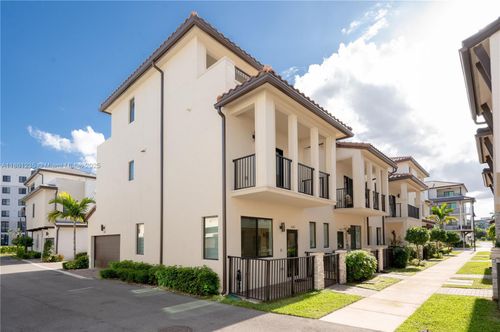 4542 Nw 83rd Psge, Doral, FL, 33166-5953 | Card Image