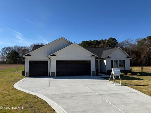 103 Maxwell Farm Ln, Selma, NC, 27576-4403 | Card Image