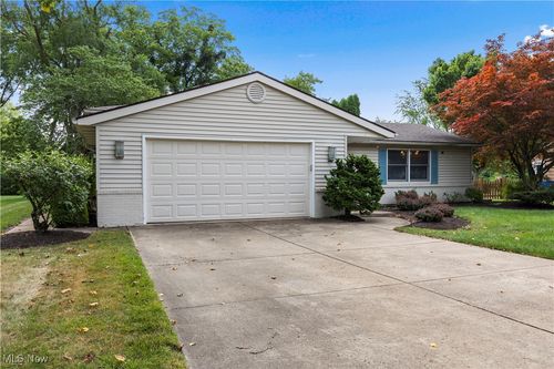 823 Salem Dr, Huron, OH, 44839-1438 | Card Image