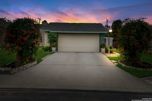 8126 Laurel Bnd, San Antonio, TX, 78250-2818 | Card Image