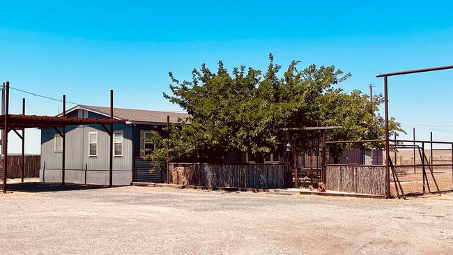 1613 W San Antonio St, House other with 4 bedrooms, 3 bathrooms and 3 parking in Marfa TX | Image 9