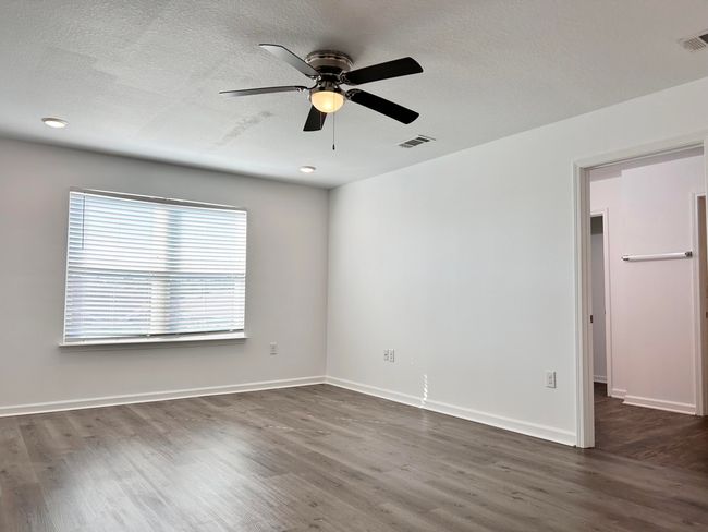 32 Main Bedroom Upstairs | Image 33