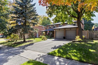 1404 Tecumseh Park Dr, House other with 4 bedrooms, 4 bathrooms and 6 parking in Mississauga ON | Image 1