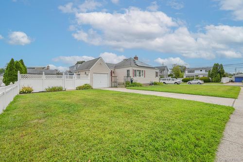 63 Cedar Ave, Farmingdale, NY, 11735-3802 | Card Image