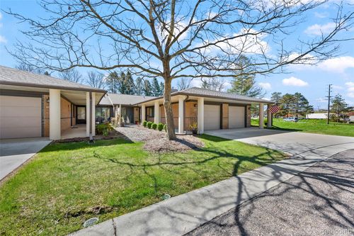 34-985 Wexford Way, Rochester Hills, MI, 48307-2977 | Card Image