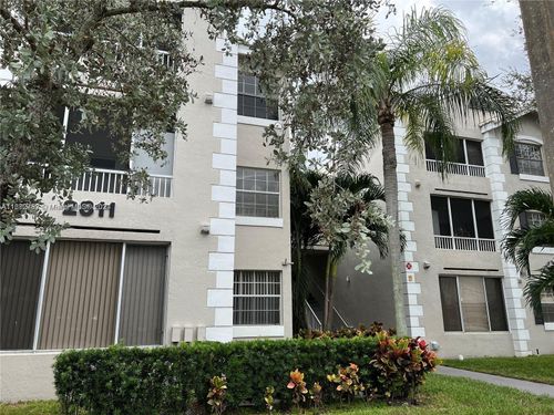 apt-309-2811 N Oakland Forest Dr, Oakland Park, FL, 33309-6442 | Card Image