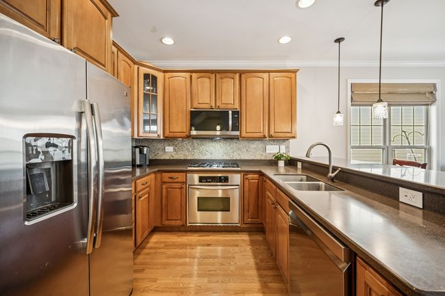 2306 Sundrop Dr, House other with 3 bedrooms, 4 bathrooms and 2 parking in Glenview IL | Image 8