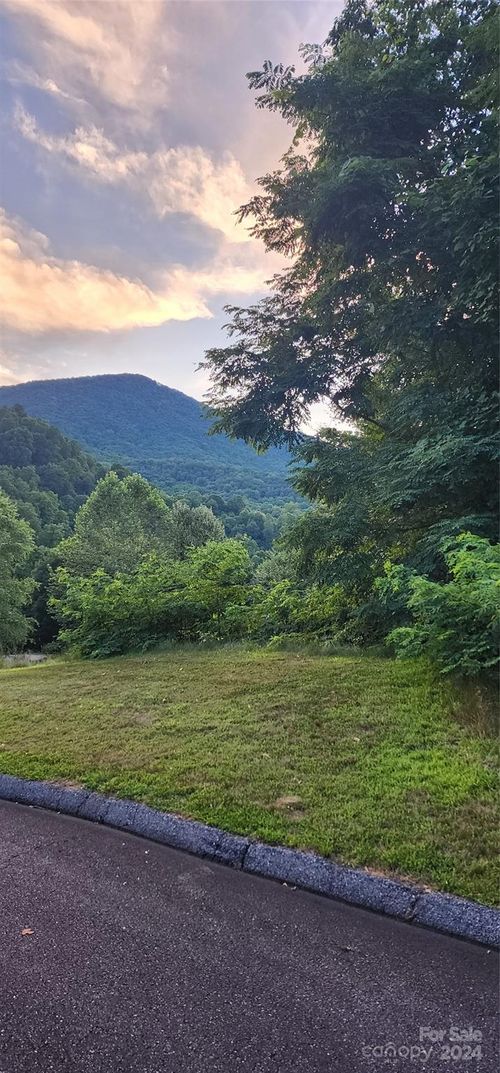 1-3 King Horn Rdg, Waynesville, NC, 28785-4539 | Card Image