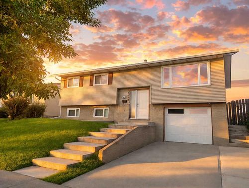 5972 Madigan Dr Ne, Calgary, AB, T2A5A3 | Card Image