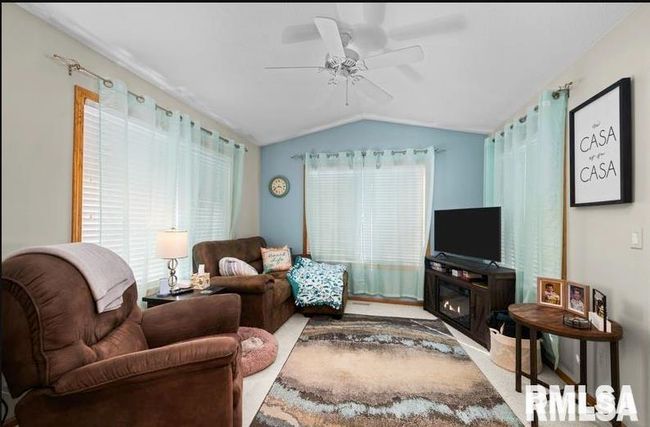2521 W 63 Rd St, Condo with 3 bedrooms, 3 bathrooms and null parking in Davenport IA | Image 6