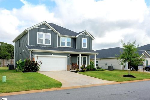 325 Roderick Ln, Greenville, SC, 29605-6172 | Card Image