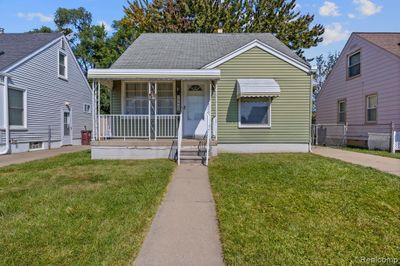 13484 Backus Street, Home with 3 bedrooms, 1 bathrooms and null parking in Southgate MI | Image 2